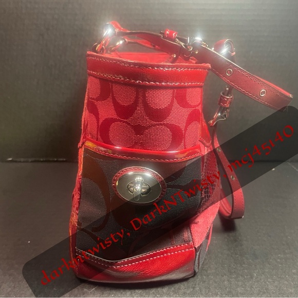 Beautiful Mixed Media Coach Signature Tote Gorgeous! Used only once or twice - Picture 4 of 17